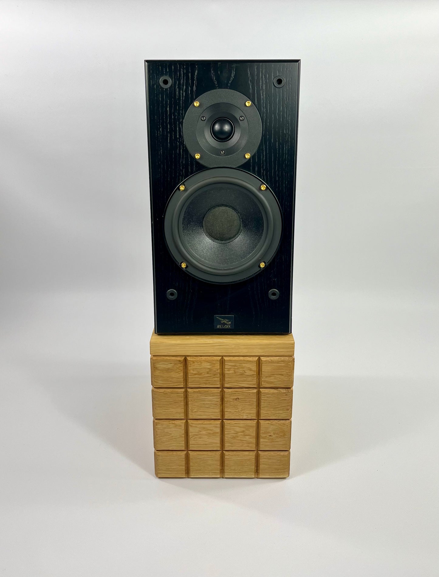 Puzzle speaker stands