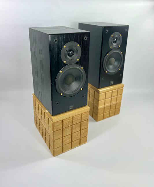 Puzzle speaker stands