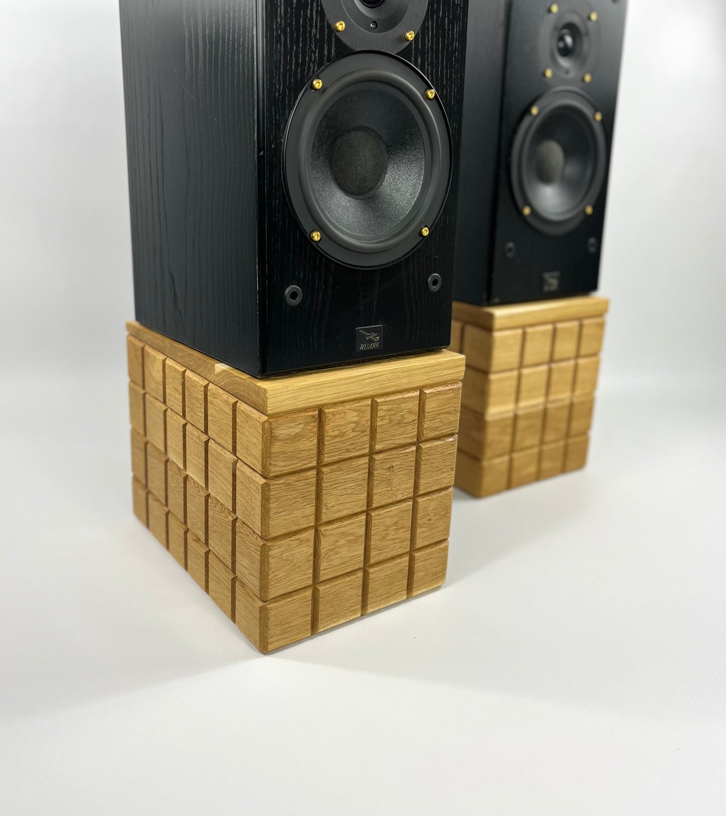 Puzzle speaker stands